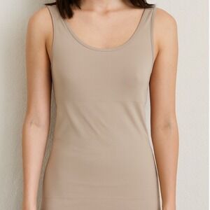Yummie Shaping Tank Top M/L Beige Seamless Smoothing Layering‎ Underwear